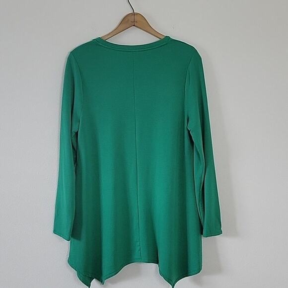 Chico's Zenergy Green Shark Bite Hem Tunic Size Medium - Picture 3 of 5